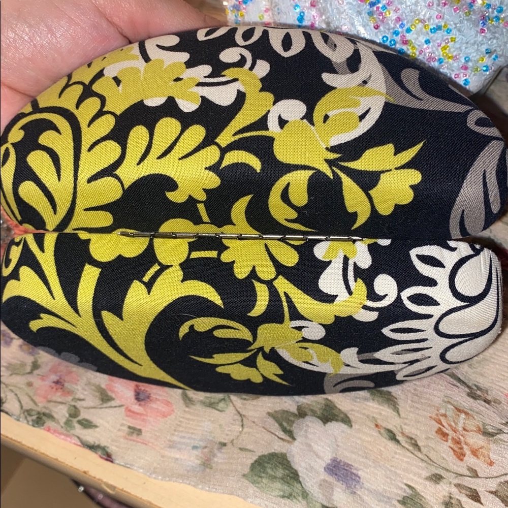 Vera Bradley Baroque Clamshell Eyeglass Case - Picture 3 of 6